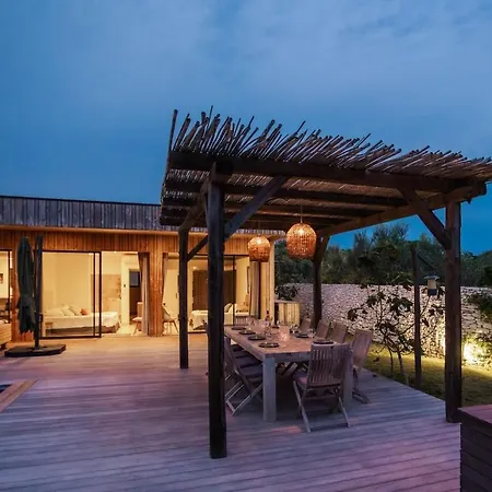 Dina - Douceur Et Calme * Bonifacio (Corsica)